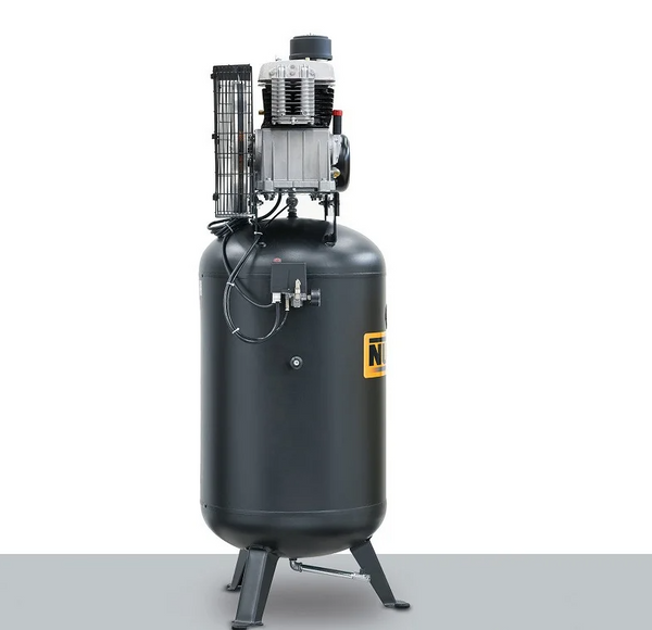 Pionowy kompresor olejowy Nuair 8115200NUA 200 L