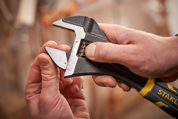 Klucz nastawny FM Bimaterialowa rekojesc 6"/150mm Stanley FMHT13125-0 