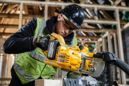 Ukośnica Dewalt DCS777N