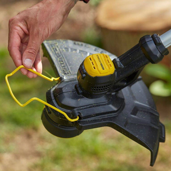 Podkaszarka Stanley SFMCST933M1-QW V20