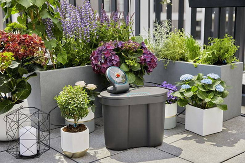 Zestaw do nawadniania Gardena Aqua-Bloom z pojemnikiem na wodę