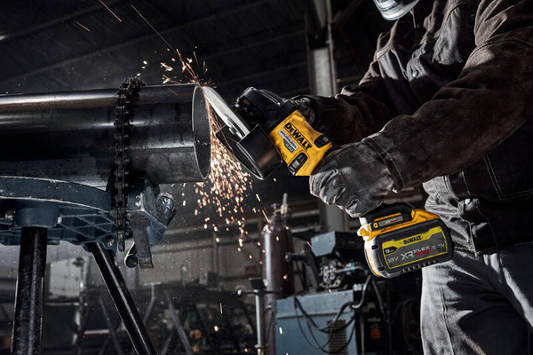 Szlifierka kątowa DeWALT DCG440N