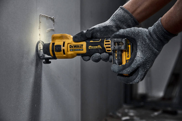 Frezarka do płyt gk Dewalt DCE555N
