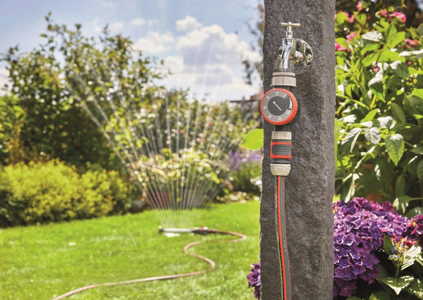 Zraszacz wahadłowy Aqua S 18700-20 + sterownik nawadniania Water Timer 1169-20 Gardena 18701-34