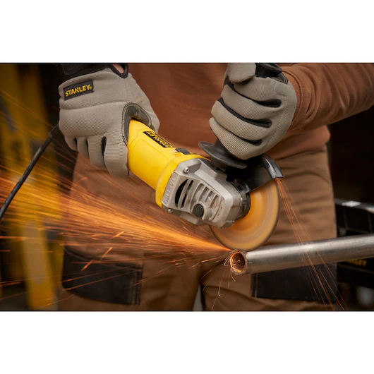 Szlifierka kątowa Stanley Fatmax FMEG615-QS
