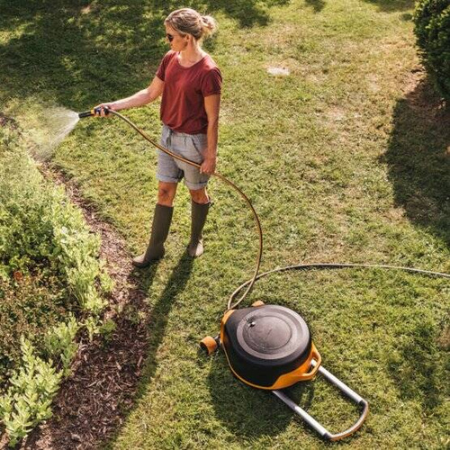 Automatyczny bęben Fiskars XL z kółkami 1067548