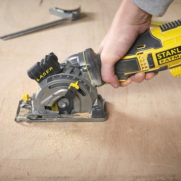 Pilarka tarczowa Stanley Fatmax FME380K