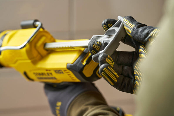 Pistolet do silikonu Stanley Fatmax SFMCE600B