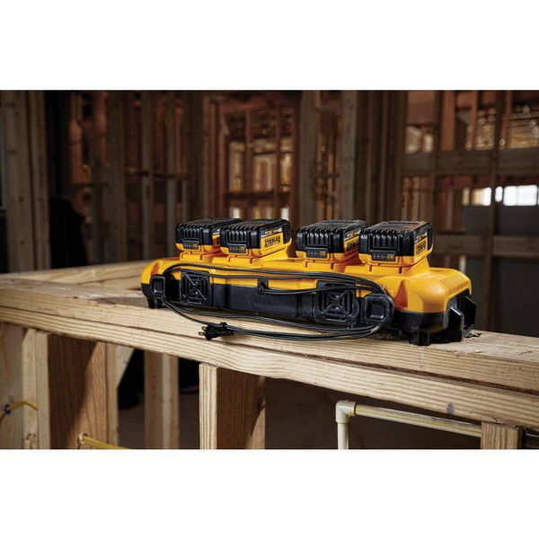Ładowarka DeWalt DCB104