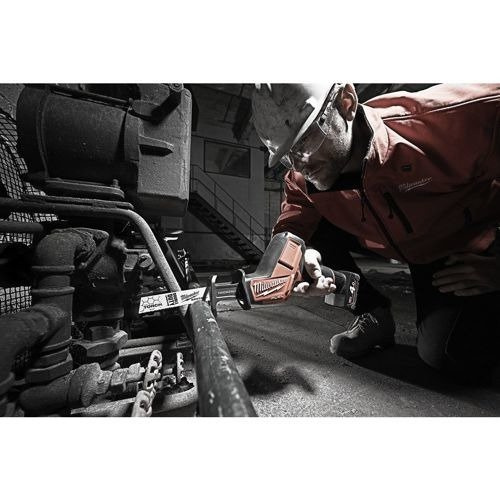 Pilarka szablasta Milwaukee C12 HZ-0