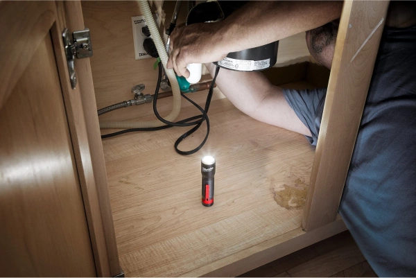 Latarka akumulatorowa Milwaukee ML-LED