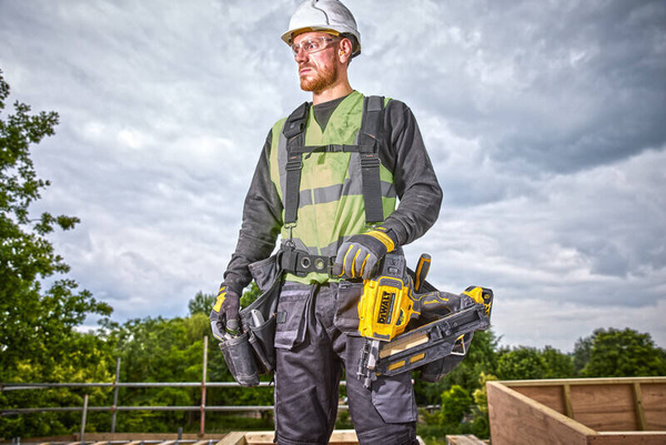 Gwoździarka Dewalt DCN930P1