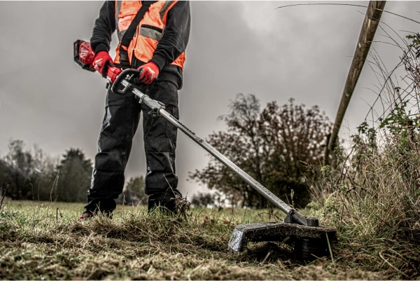 Podkaszarka Milwaukee M18 FOPH-LTA przystawka QUIK-LOK