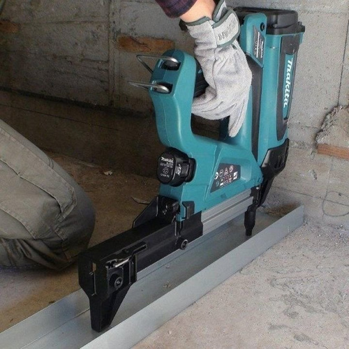 Gwoździarka gazowa do betonu Makita GN420CLSE