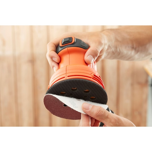 Szlifierka mimośrodowa Black Decker BEW210-QS