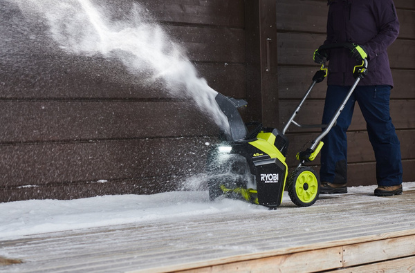 Odśnieżarka akumulatorowa Ryobi RY18STX45A-240