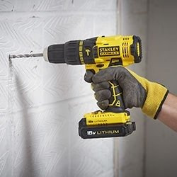 Akumulatorowa wiertarko-wkrętarka z udarem Stanley Fatmax FMC626C2K