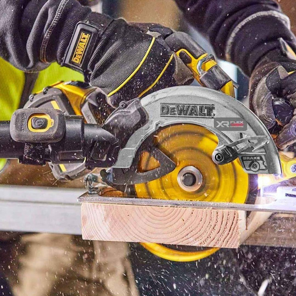 Pilarka tarczowa Dewalt DCS573T1