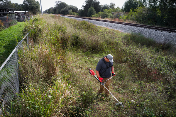 Podkaszarka akumulatorowa Milwaukee M18 FBCU-802