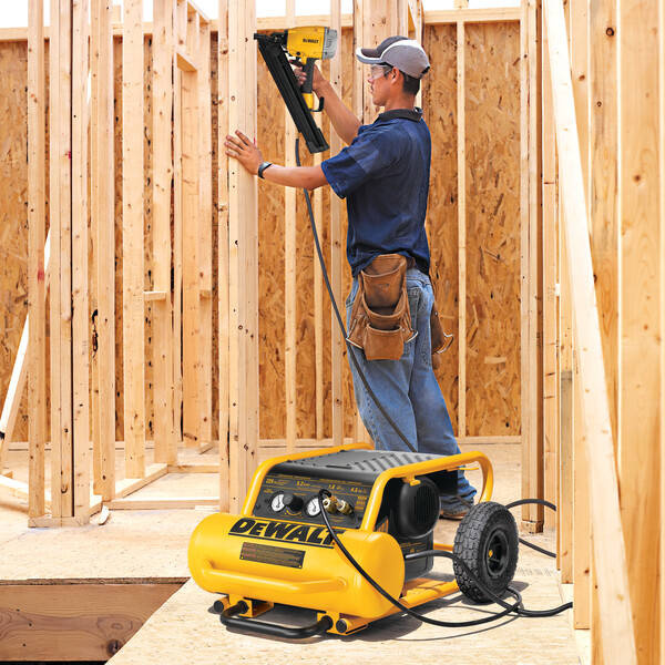 Kompresor DeWALT DPC17PS-QS