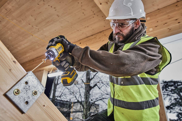 Zakrętarka Dewalt DCF860NT