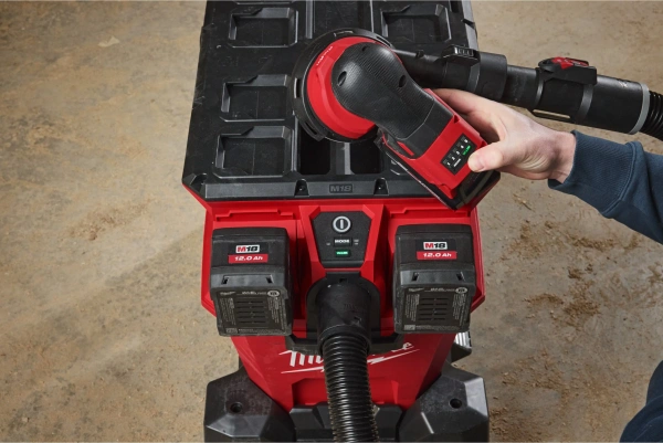 Odkurzacz akumulatorowy Milwuakee M18 F2VC23LG2-0