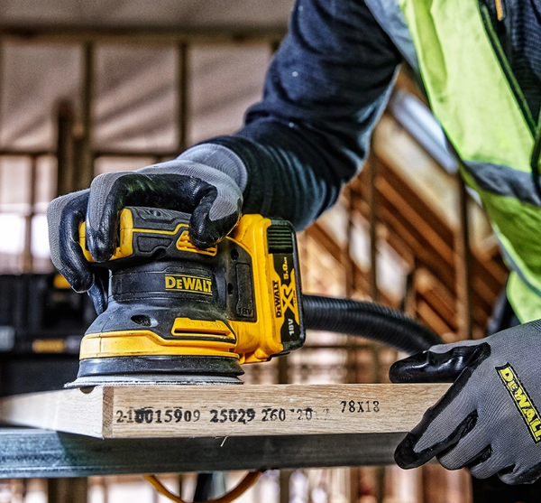 Szlifierka mimośrodowa Dewalt DCW210 z akumulatorem