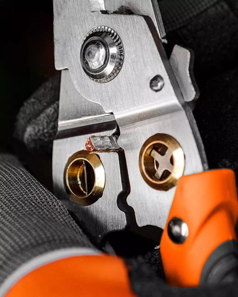 Szczypce do izolacji 6 w 1 NEO Tools 01-549