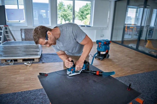 Wyrzynarka Bosch GST 18V-155 SC