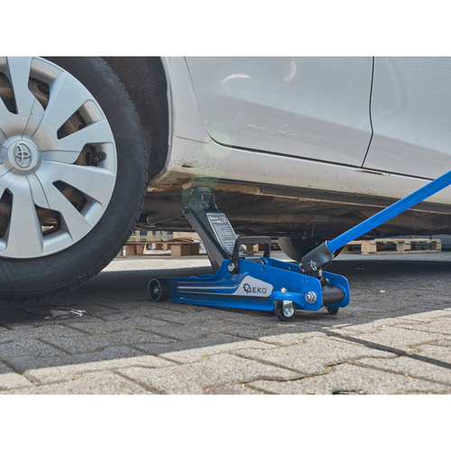 Niskoprofilowy podnośnik hydrauliczny 2,5 t Geko G02046