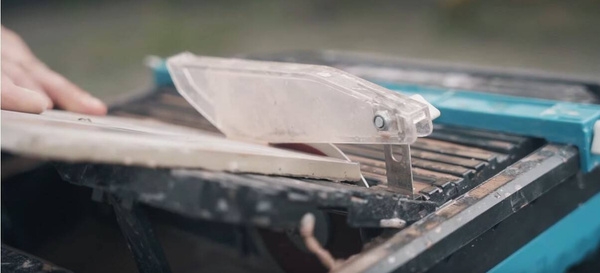 Akumulatorowa przecinarka do glazury Dedra DED6900