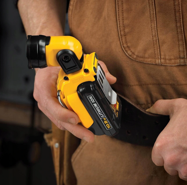 Akumulatorowa latarka LED DeWalt DCL510N