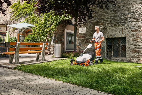 Kosiarka z napędem RMA 765 V Stihl 63920111400