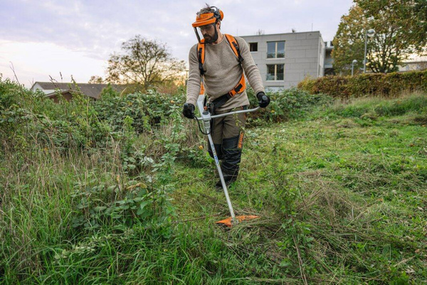 Podkaszarka akumulatorowa Stihl FSA 200 FA032000016
