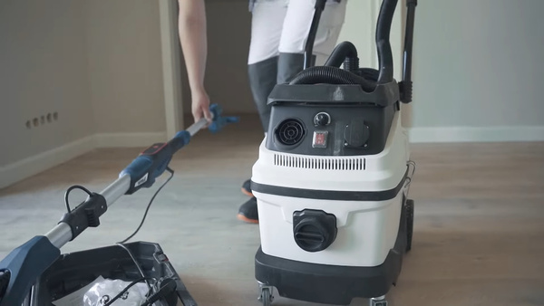 Szlifierka do gipsu Dedra DED6607 z odkurzaczem DED6607