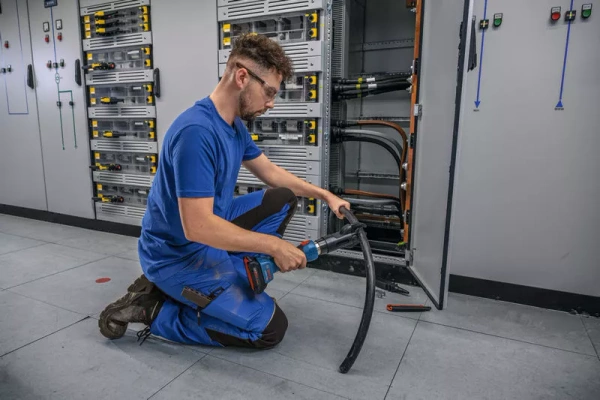 Akumulatorowa przecinarka do kabli Bosch GKH 18V-50 Professional 06019P0000