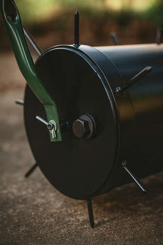 Walec ogrodowy Werkstar ROSARIO z akcesoryjnymi kolcami do aeracji