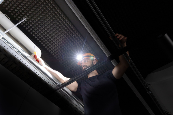 Latarka czołowa z czujnikiem ruchu 500 lm Wiha 45700