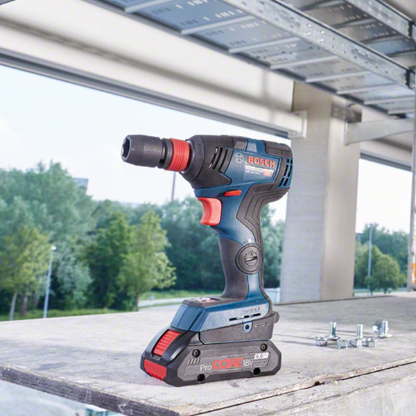 Zakrętarka/klucz udarowy Bosch GDX 18V-200 C z zestawem zasilającym