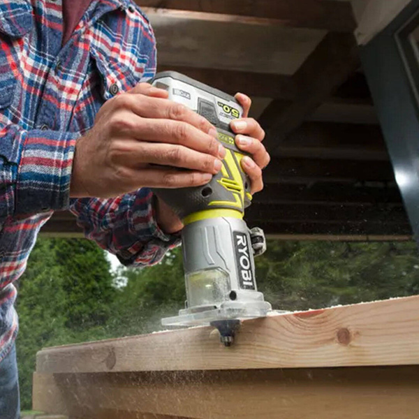 Frezarka górnowrzecionowa Ryobi R18TR-0