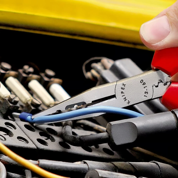 Wydłużone szczypce dla elektryków 160 mm Knipex 1302160