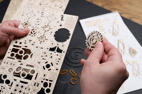 Drewniany samochód sportowy Winged Sports Coupe 70205