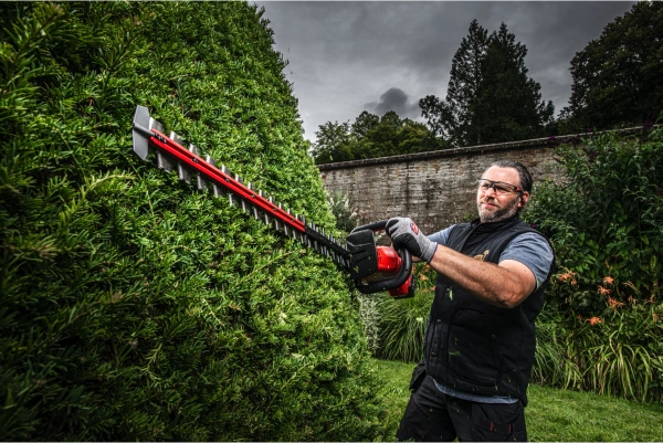 Nożyce do żywopłotu akumulatorowe Milwaukee M18 FHET60G2-802