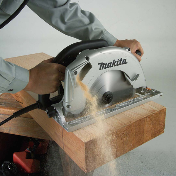 Pilarka tarczowa Makita 5104S