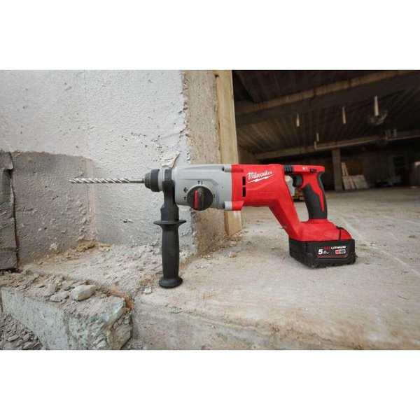 Młotowiertarka SDS-Plus Milwaukee M18 BLHACD26-0