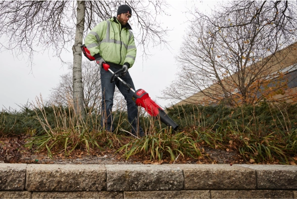 Dmuchawa Milwaukee M18 M18 FOPH-BA przystawka QUIK-LOK