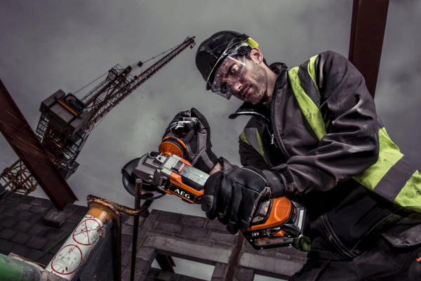 Szlifierka kątowa AEG BEWS18-125BL-502C