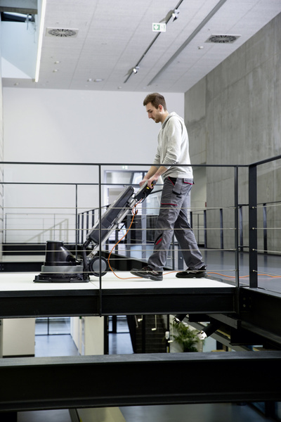 Szorowarka jednotarczowa Karcher BDP 43/400 C (1.291-251.0)