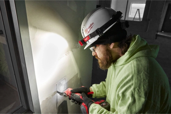 Latarka czołowa Milwaukee IR HL450