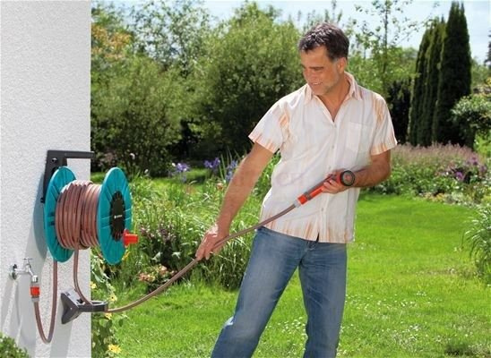 Bęben naścienny na wąż z rolką Gardena 02650-20